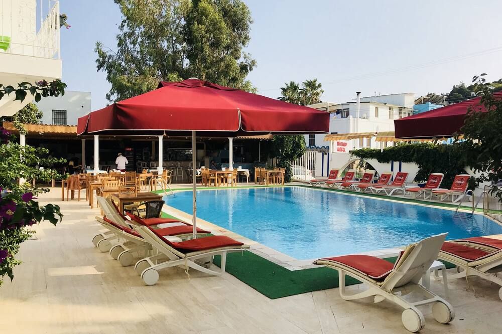 توماي هوتل بيتيز