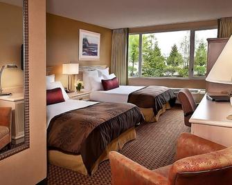 Convenient Location! Relaxing Room w/ 2 Double Beds, Free Breakfast and Parking - SeaTac - Dormitor