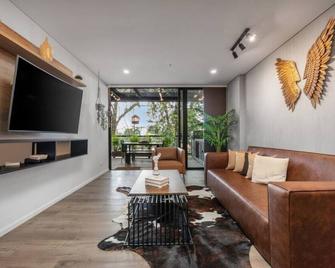 Olive Living Suites By Housy Host - Envigado - Living room