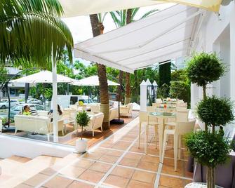 Aparthotel Monarque Sultán - Marbella - Patio