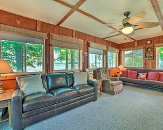 Waterfront Tawas Lake Retreat with Fire Pit! - East Tawas - Living room