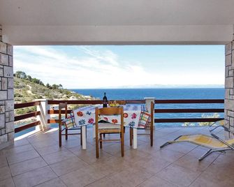 2 bedroom lovely apartment in Blato - Blato - Μπαλκόνι