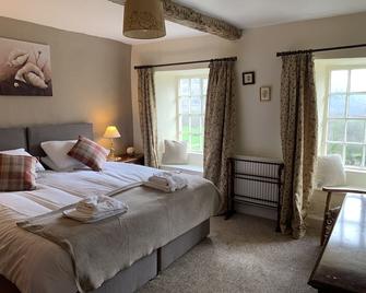 Witherslack Hall Farm - Grange-over-Sands - Bedroom