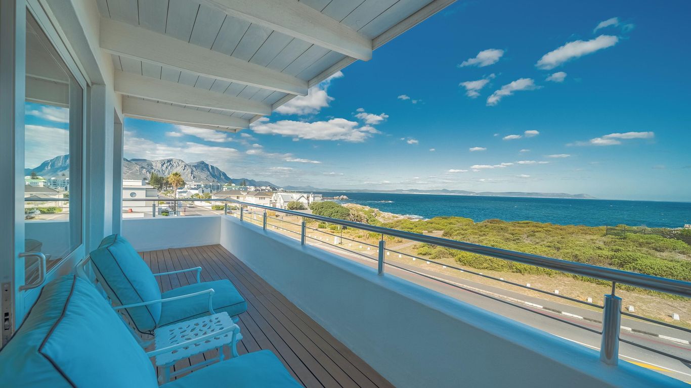 One Marine Drive Boutique Hotel & Spa by The Living Journey Collection