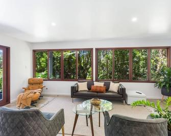 Coledale Rainforest Escape A Tropical Beach Haven - Coledale - Living room