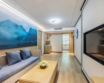 Donglai Hotel - Weifang - Living room