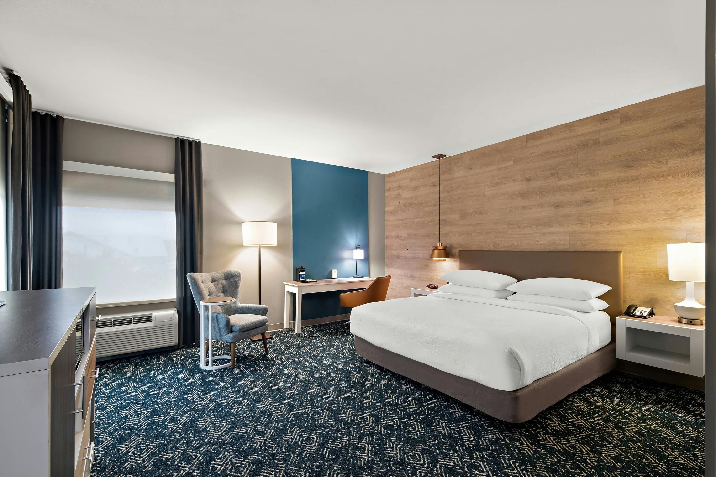 فور بوينتس من شيراتون بلانو - بلانو - غرفة نوم