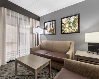 Best Western Braddock Inn - La Vale - Schlafzimmer