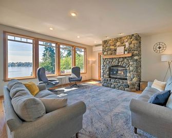 Spacious Lake Stevens Home With Fire Pit - Lake Stevens - Sala de estar