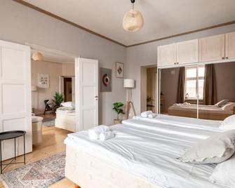 2ndhomes Bright 125m2 4BR City Center Apartment with the Great Views - Helsinki - Bedroom