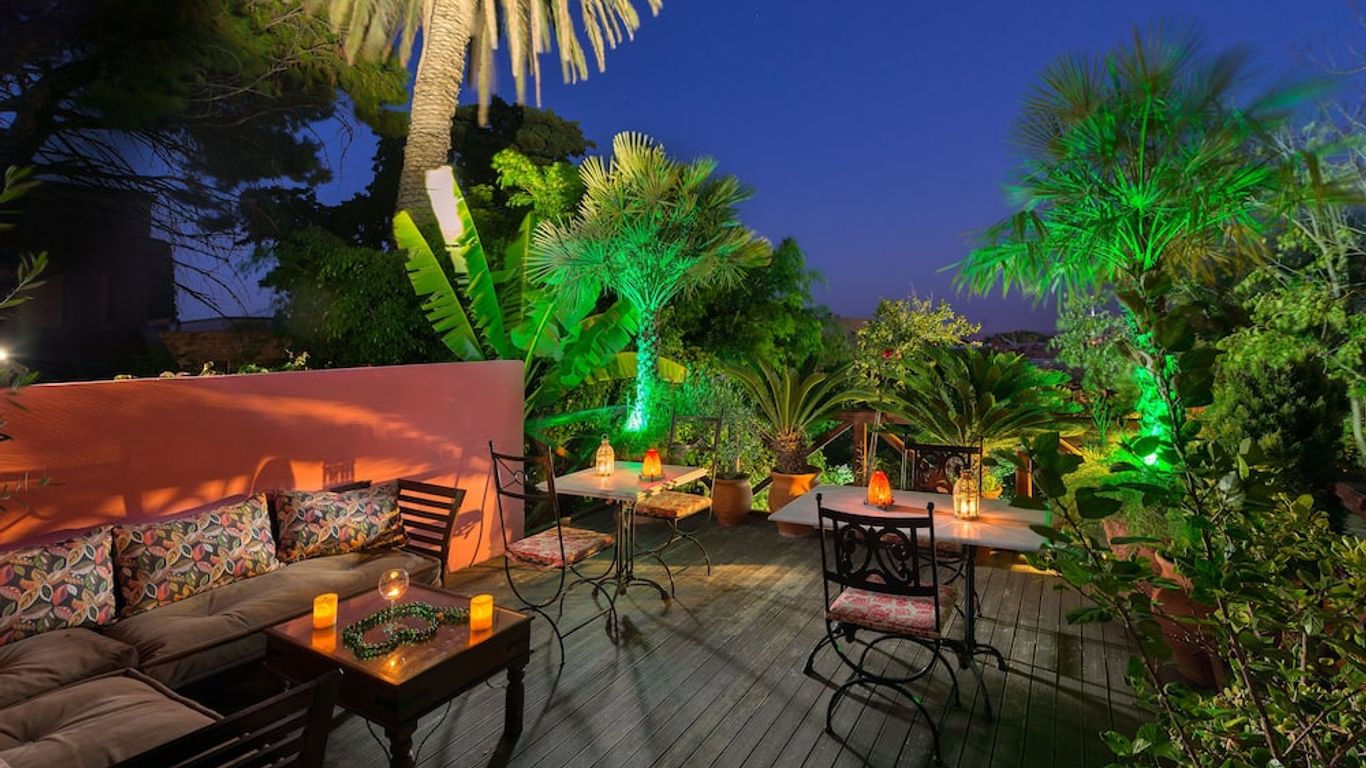 Nikos Takis Fashion Boutique Hotel