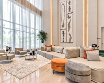 Elegant Doral Getaway: 2br Luxury - Doral - Lounge