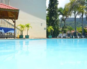 Coco D'or Hotel Seychelles - Бо-Валлон - Басейн