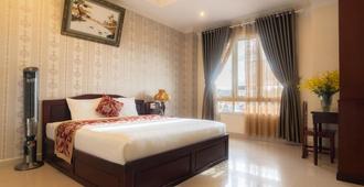 Mai Vang Hotel - Dalat - Bedroom