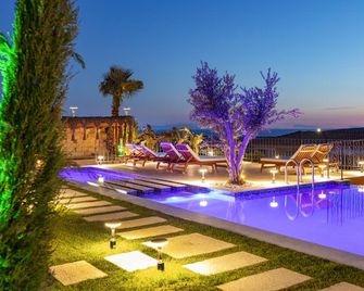 Lavie Otel Cesme - Cesme - Pool