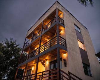 Lugar ao Sol - Flats - Praia do Rosa - SC - Imbituba - Building