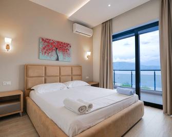 Hotel Roalb - Radhimë - Habitación
