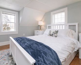 1900's Modern Farmhouse on 7.5 private acres - Salisbury - Bedroom