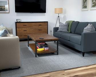 The 605 House - De Smet - Living room