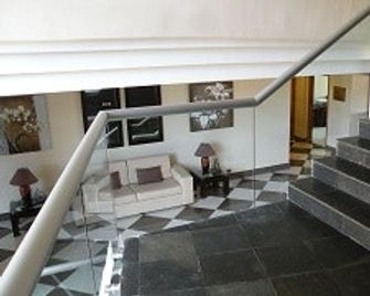 Diego De Almagro Coyhaique - Coyhaique - Escaleras