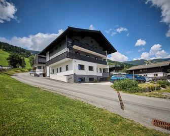 The Poolhouse Boutique Lodge - Saalbach - Gebäude
