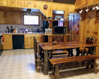 Aquila's Nest in Cherry Springs State Park a stay under the stars - Coudersport - Kitchen
