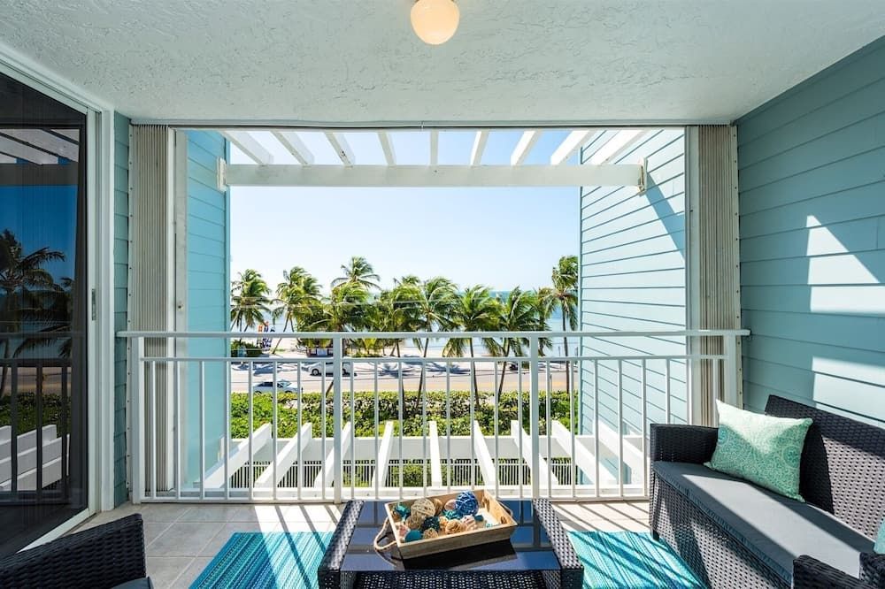 Beach House- Ocean & Beach View-Upgraded-Over 146 Five Star Reviews - كي وست - شرفة