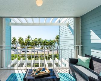 Beach House- Ocean & Beach View-Upgraded-Over 146 Five Star Reviews - Cayo Hueso - Balcón