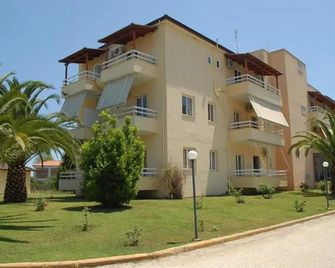 Hotel Afrika - Elaionas - Gebäude