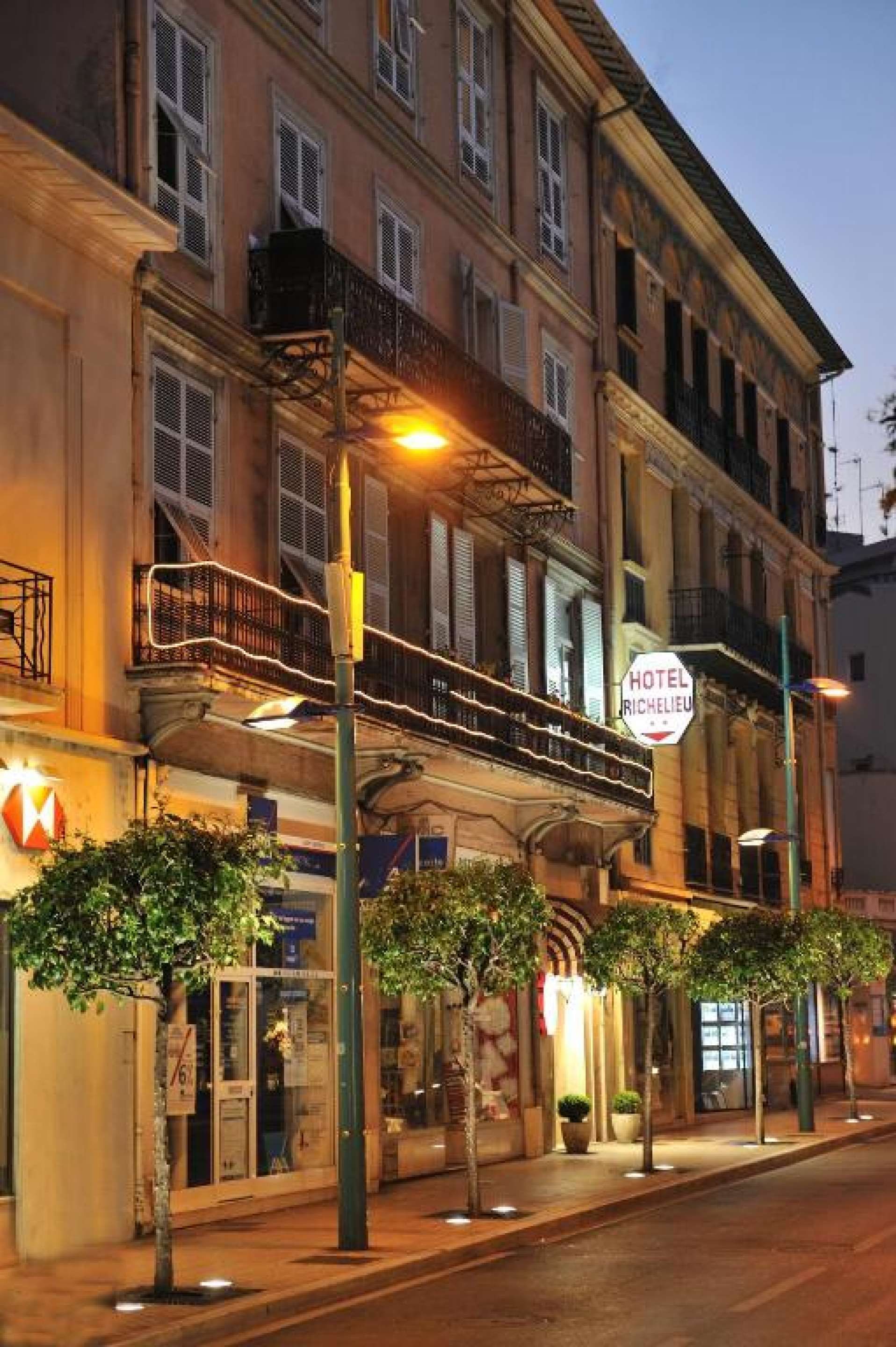 Hotel Richelieu - מאהטו - בניין