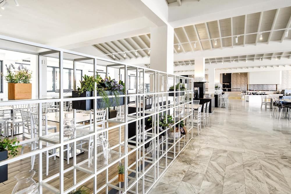 Akrathos Beach Hotel