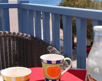 Ξενώνας Αφροδίτη - Loutra - Μπαλκόνι