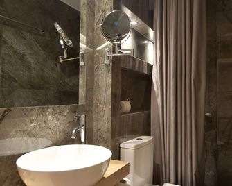 Anixi Boutique Hotel - Drosiá - Baño