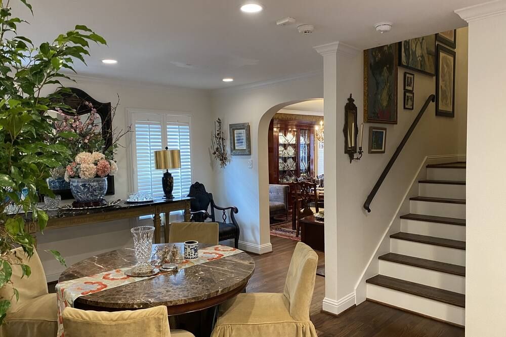 Town of Highland Park Charming SMU Hilltop Cottage - דאלאס - חדר אוכל