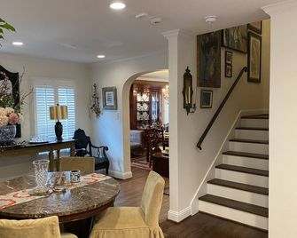 Town of Highland Park Charming SMU Hilltop Cottage - Dallas - Comedor