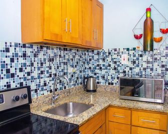 Kingston Guest Apt at Oakland - Kingston - Cuina