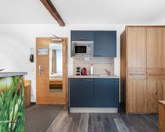 Schieners Hotel & Apfelhof Apartments - Wemding - Keuken
