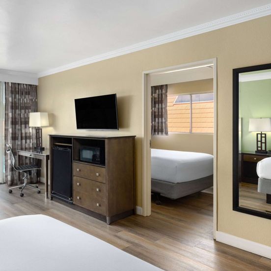 Travelodge by Wyndham Monterey Bay image 1