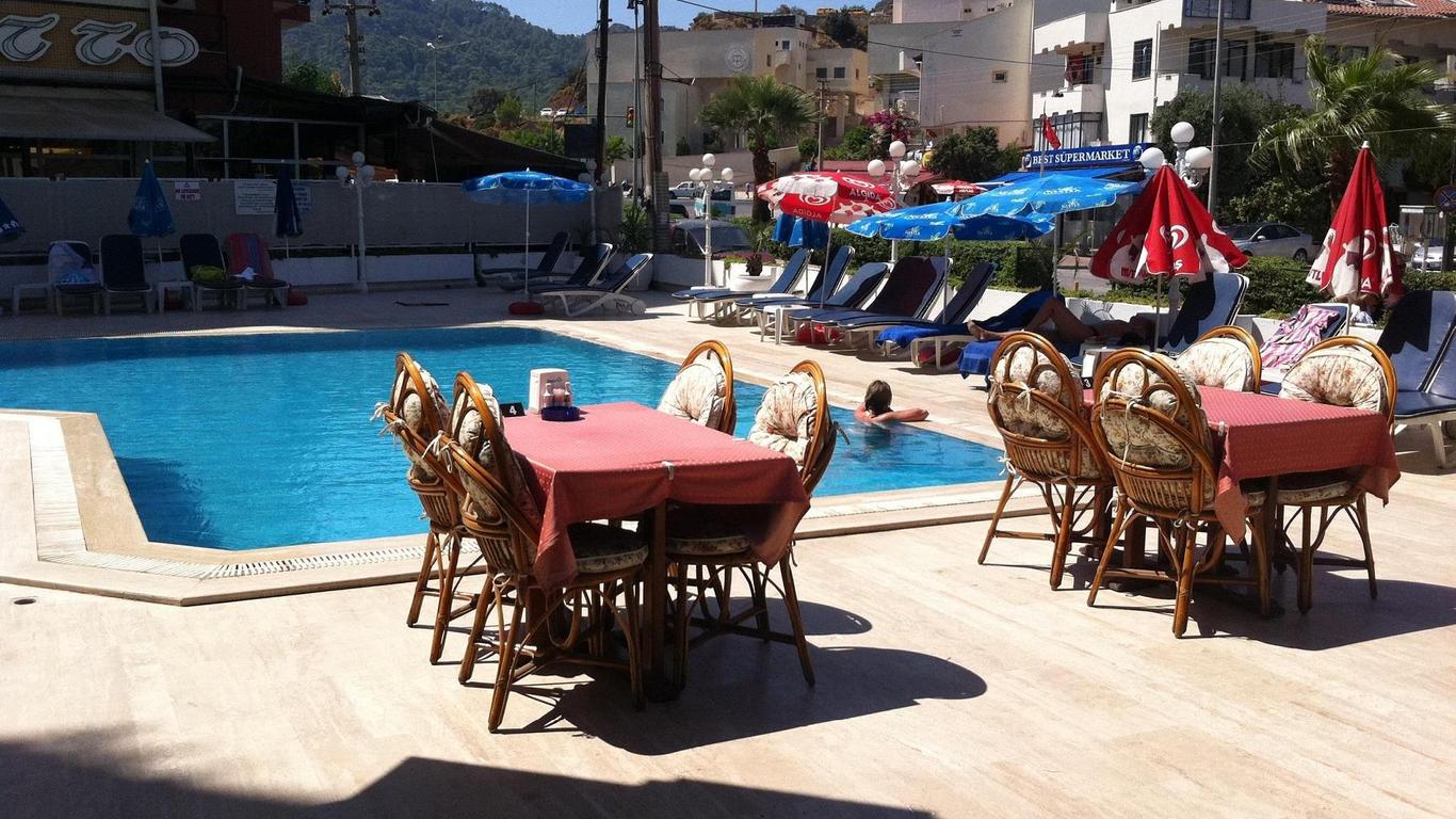 Hotel Oasis