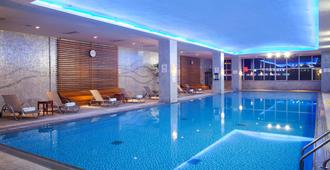 Holiday Inn Hangzhou Xiaoshan - Hangzhou - Pool