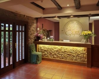 Izalde - Quejana - Front desk