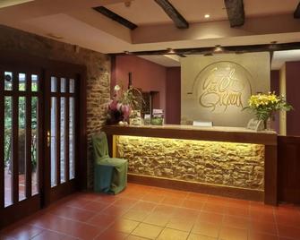 Izalde - Quejana - Front desk