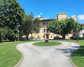 Appartamento in Villa Aulla - Pontedera - Budynek