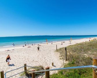 Decked out for a Fantastic Holiday - (Whole house) Winnett St, Woorim - Woorim - Pláž