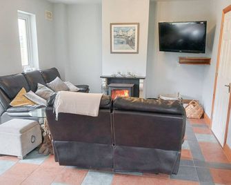 Seamount Holiday Village No 26 by Trident Holiday Homes - Courtown - Living room