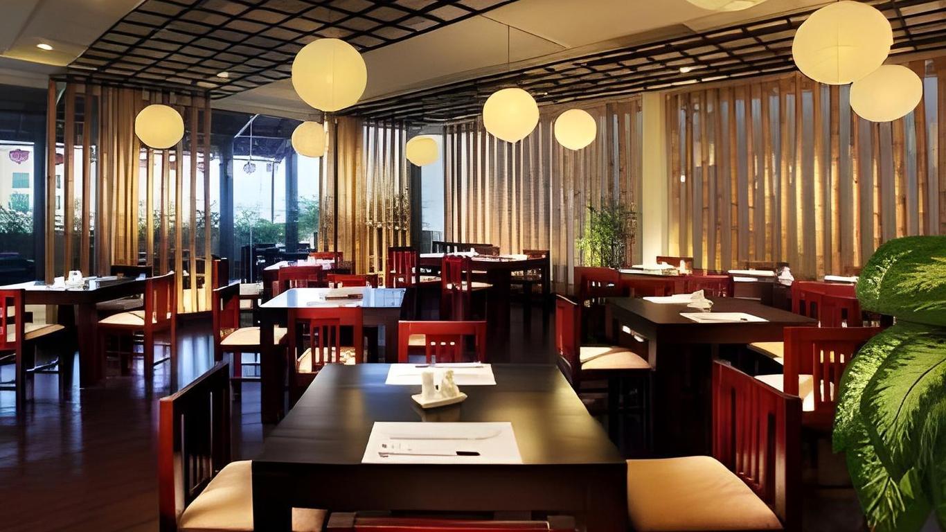 First-Luxury Wing Hotel Saigon