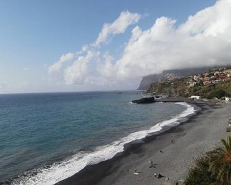 Sea and Sun 4 You - Villa Oliveira - Funchal - Beach