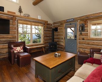Big Sky Vacation Rentals: 15 Rustic Ridge - Big Sky - Living room