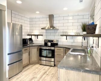 The Raspberry Garden Luxury Hotel & Suites - Rexburg - Kuchyň