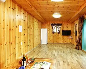 Cheongdo Mountains Bed and Breakfast - Cheongdo - Pasillo